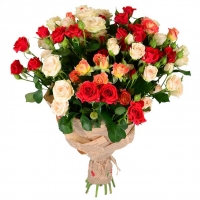 Букет из кустовой розы