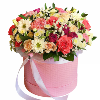 Круглая коробка с цветами микс